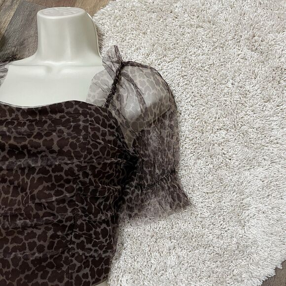 Altar'd State Medium Leopard Print Mesh Ruffle Puff Sleeve Smocked Crop Top - Picture 5 of 6